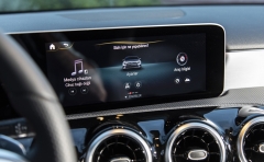 Mercedes-yeniASerisi-2019-08-1